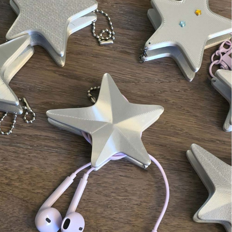 Cable Winder Keychain - Y2K星型ケーブルオーガナイザークリップ 3Dスターワイヤーワインダー かわいいイヤホンキーパー ヘッドホンコードホルダー キーチェーン デスク収納