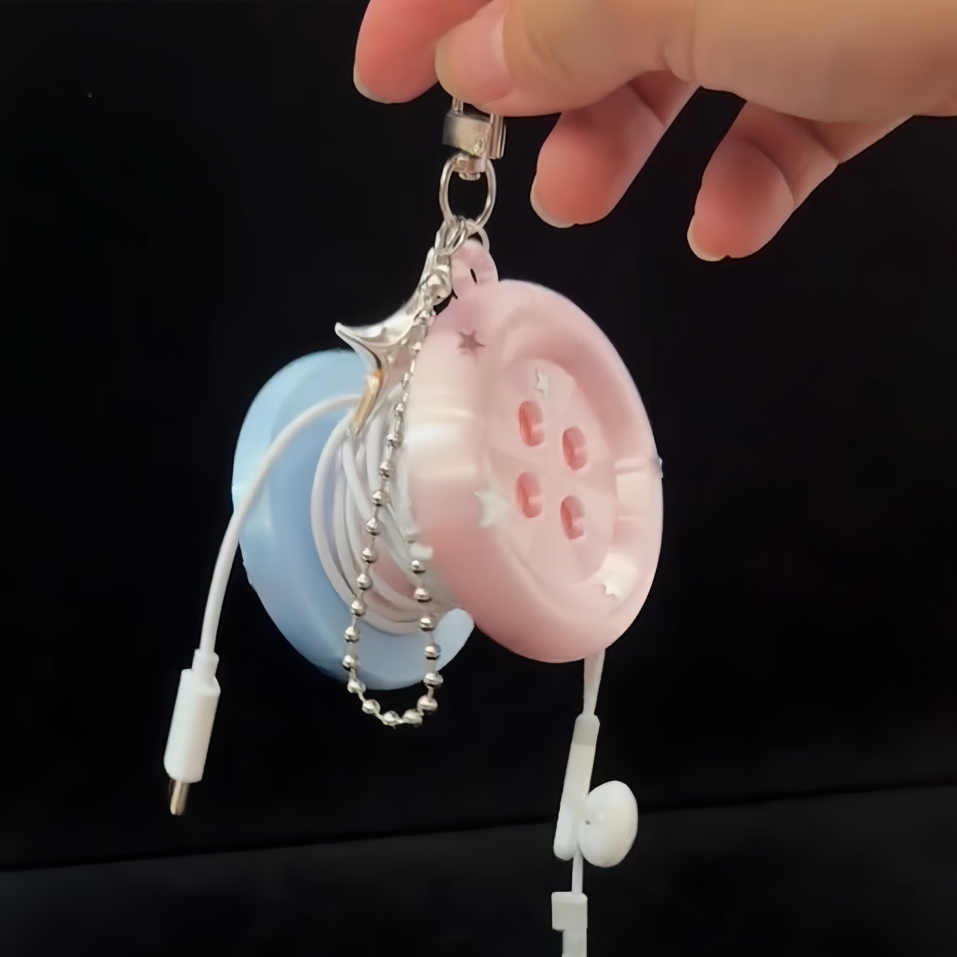 3Dかわいい丸型ボタンスターキーホルダーイヤホンケーブル巻き - Cable Winder Keychain のレビューと価格
